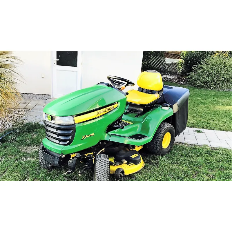 Zahradní traktor John Deere X 300 R  použitý zahradní traktor, traktůrek, sekačka, žací stroj