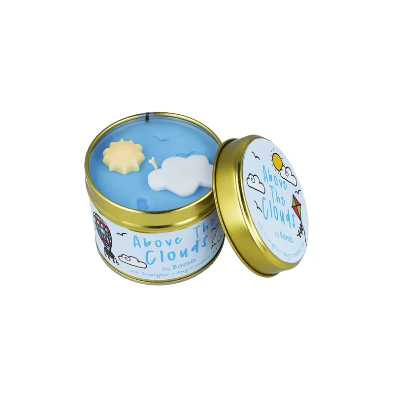 Bomb Cosmetics Vonná svíčka Above the clouds (Nad mraky) 35 hod