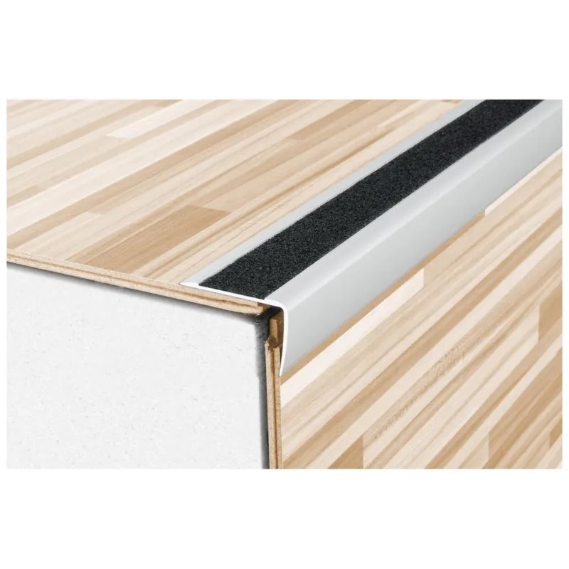 Schodová hrana 41 x 27mm s protiskluznou páskou