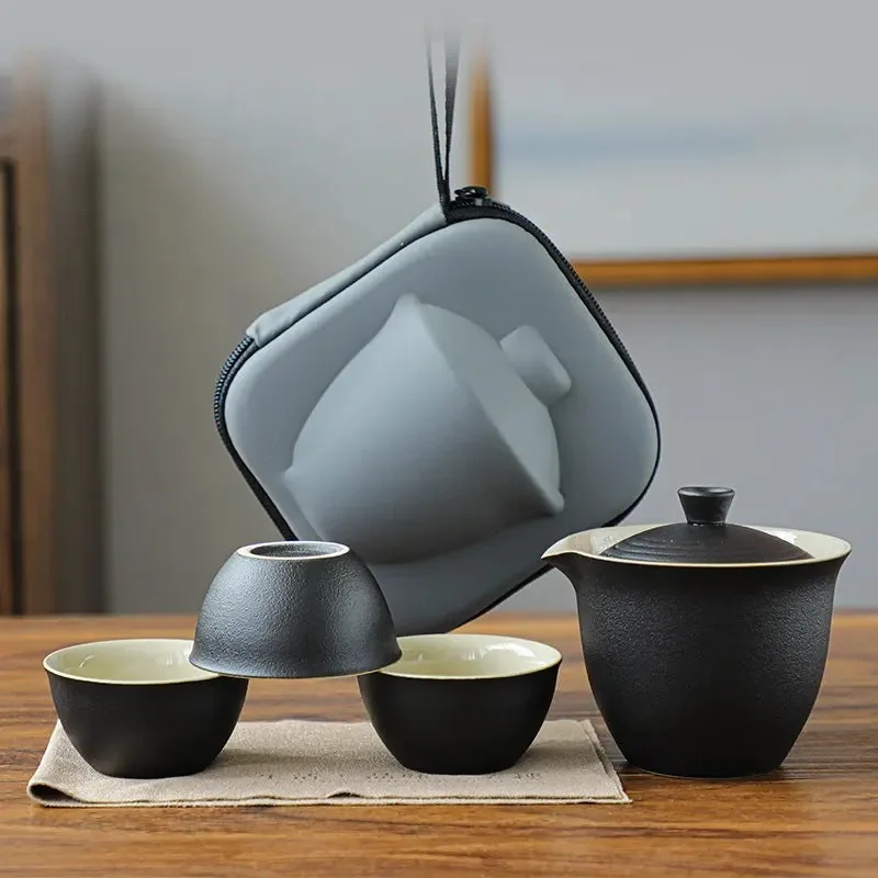 Gaiwan s miskami v cestovním obalu - Moderní čajový set černý