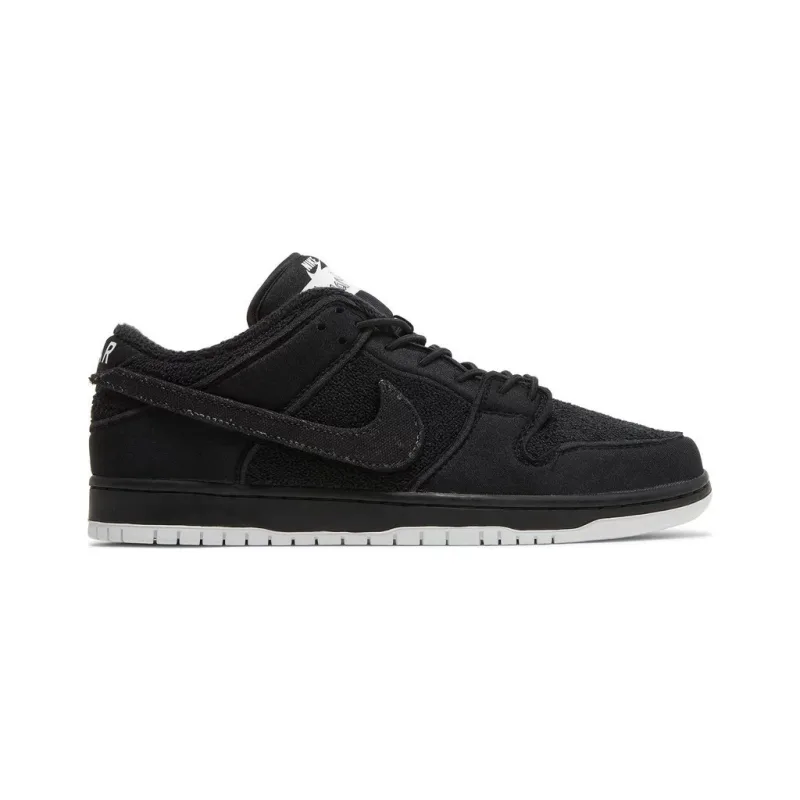 Nike SB Dunk Low Gnarhunters