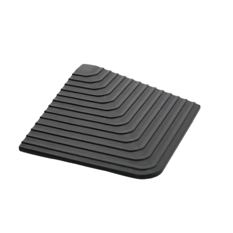 Roh n&aacute;jezdu k plastov&eacute; podlaze BLACK