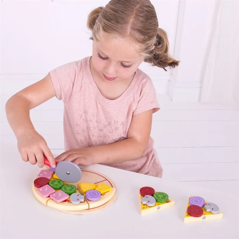 Bigjigs Toys Drevená pizza na krájanie