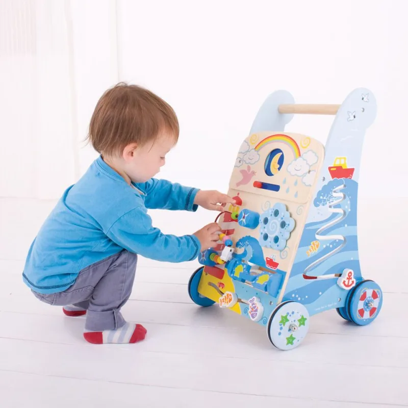Bigjigs Toys Drevené aktívne chodítko - More