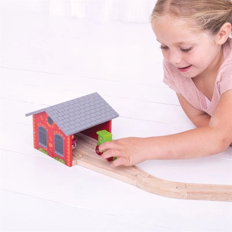 Bigjigs Rail Drevené vláčiky - Tehlové depo pre dva vláčiky