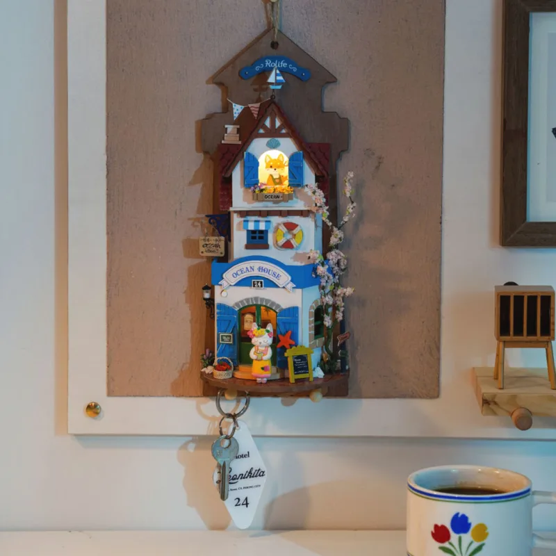 RoboTime Drevené 3D puzzle Miniatúra domčeka na zavesenie Ostrovná vila