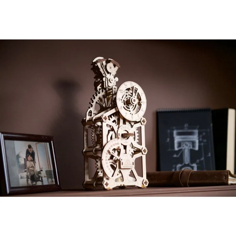 Ugears 3D drevené mechanické puzzle Hodiny motora