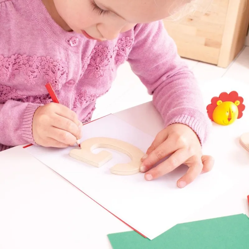 Bigjigs Toys Drevené šablóny Veľká abeceda