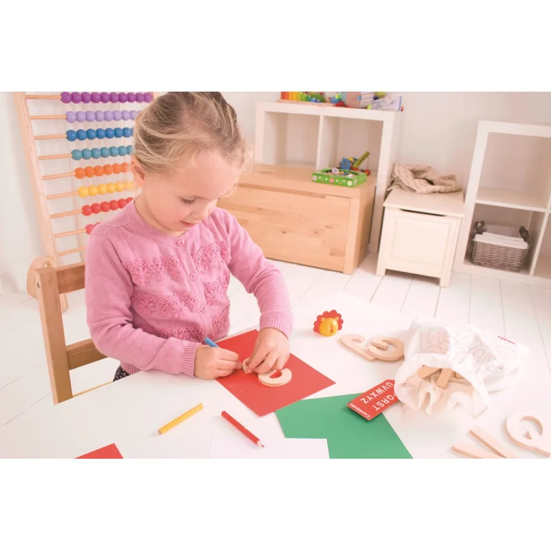 Bigjigs Toys Drevené šablóny Veľká abeceda