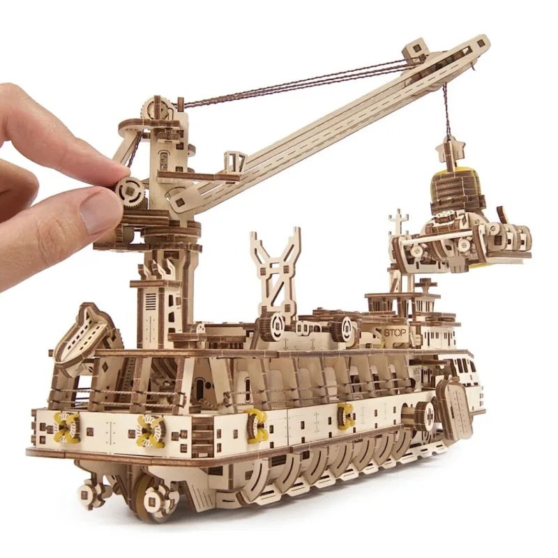 Ugears 3D mechanické puzzle - Výskumná loď 575 ks