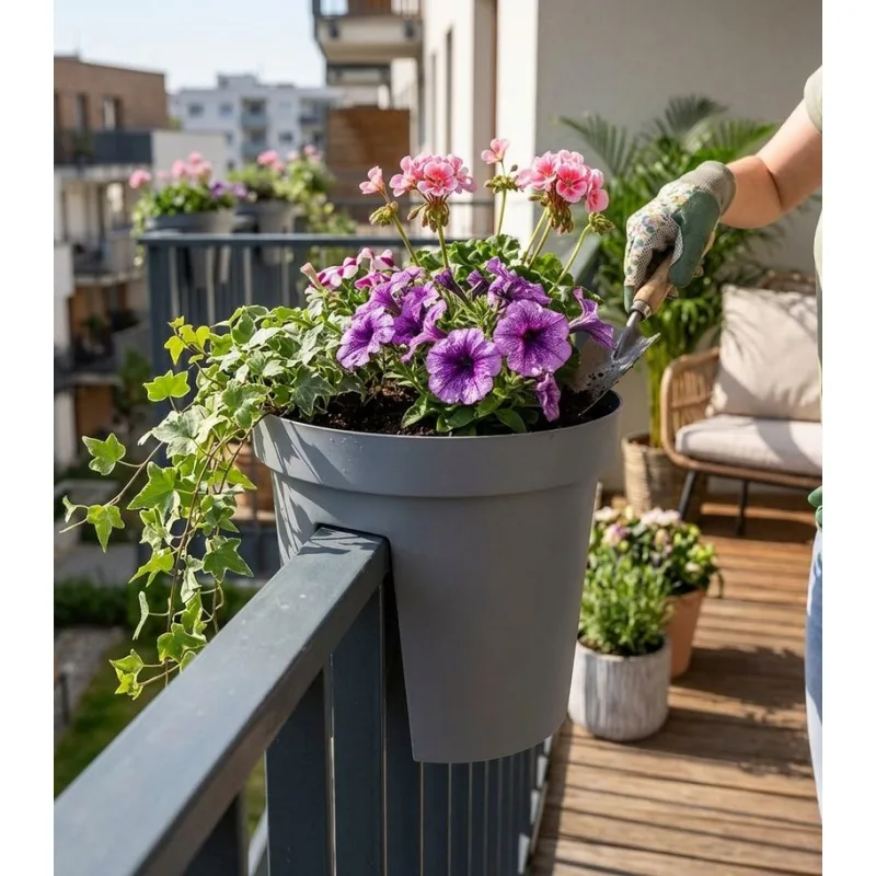 Kvetináč na zábradlie GDA Modern Railing 113 – 25,5x28 cm, sivý