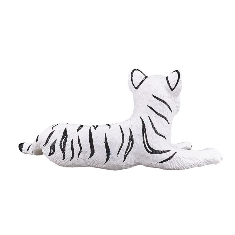 Mojo Tiger biely mláďa ležiace