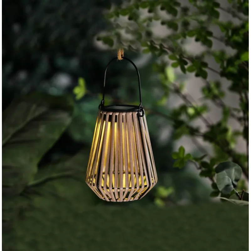 Solárna LED závesná lampa – ratanový dizajn, 12x12x24 cm