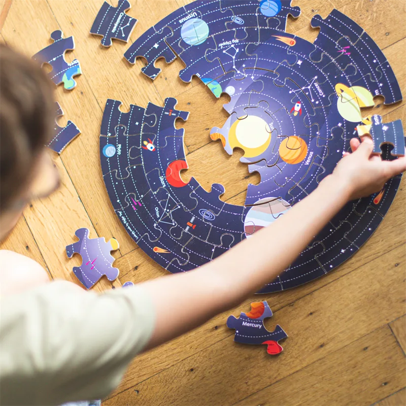 Bigjigs Toys Okrúhle podlahové puzzle Slnečná sústava 50 ks