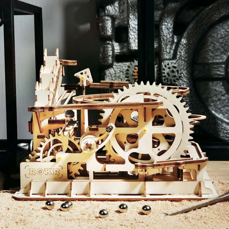 RoboTime Drevené 3D mechanické puzzle Guľôčkové dráhy Špirála 233 ks