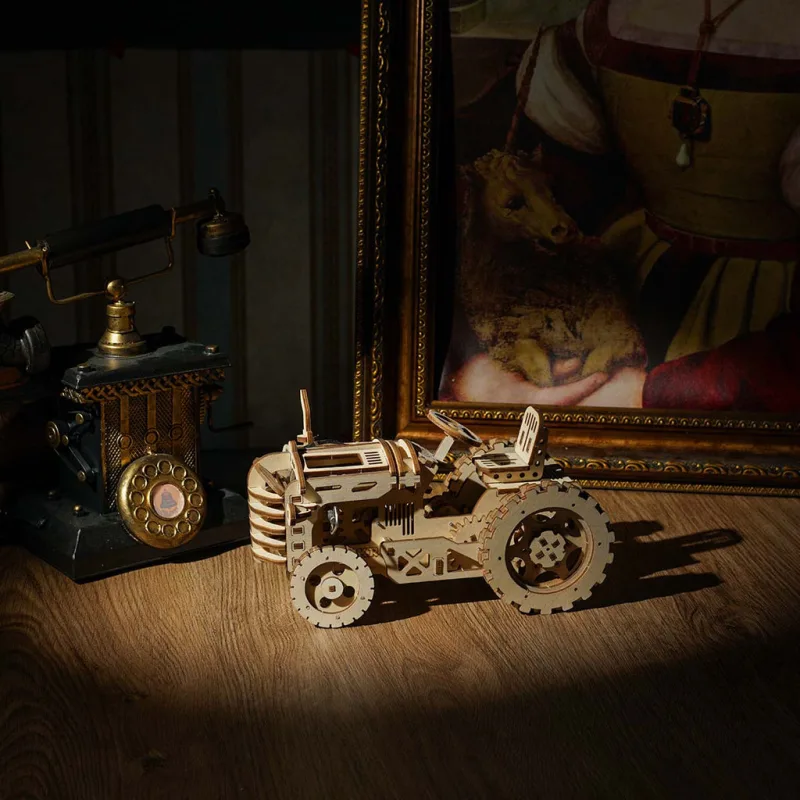 RoboTime Drevené 3D mechanické puzzle Traktor 135 ks