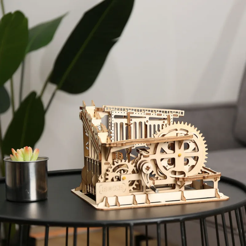 RoboTime Drevené 3D mechanické puzzle Guľôčková dráha Prepadlisko 233 ks