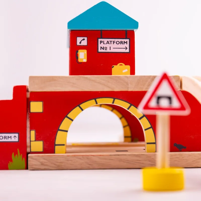 Bigjigs Rail Drevené autodráhy - Stanica nad cestou