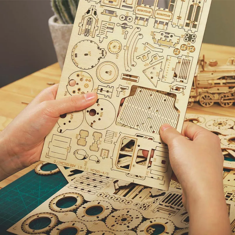RoboTime Drevené 3D puzzle Vojenský jeep 369 ks