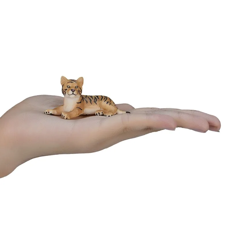 Mojo Tiger bengálsky mláďa ležiace