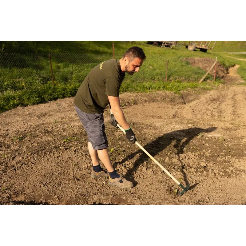 Motyčka H104/1000, špicatá-trojzub, s násadou