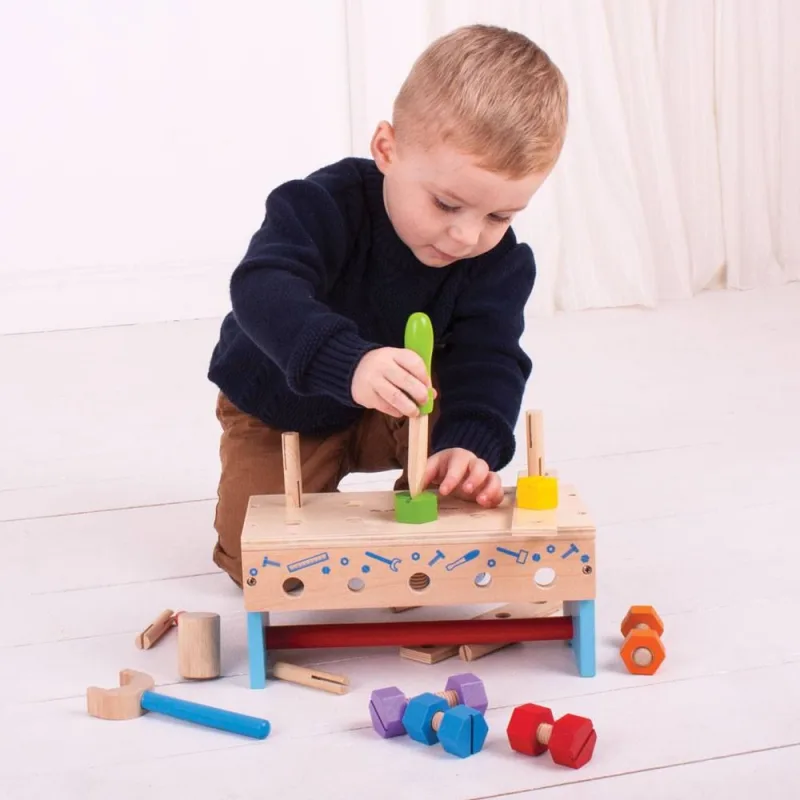 Bigjigs Toys Moje náradie v prepravke so zatĺkačkou 2v1
