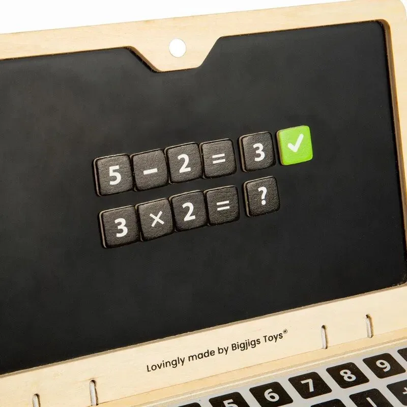 Drevený magnetický notebook