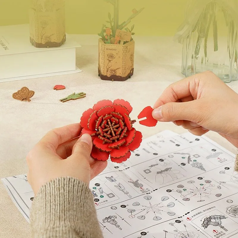 RoboTime 3D drevené puzzle Červený klinček