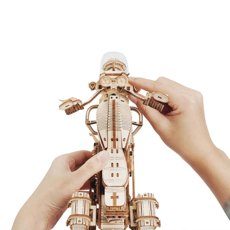 RoboTime Drevené 3D mechanické puzzle Motorka Cruiser 420 ks