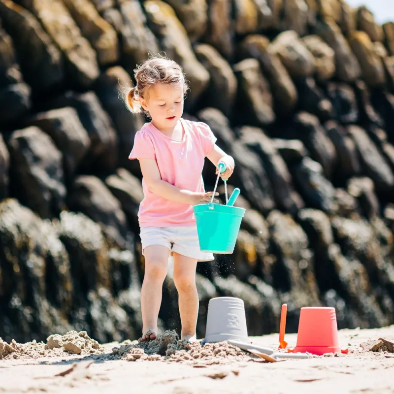 Bigjigs Toys Silikónové vedierko tmavoružové Coral
