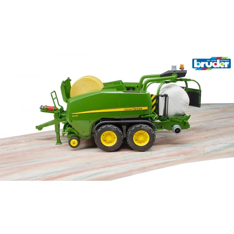 Bruder 2032 John Deere balíkovačka