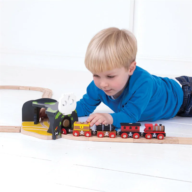 Bigjigs Rail Drevené vláčiky - Jaskyňa lebka s výhybkou