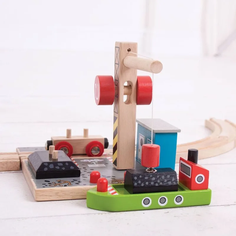 Bigjigs Rail Drevené vláčiky - Uhoľný prístav so žeriavom