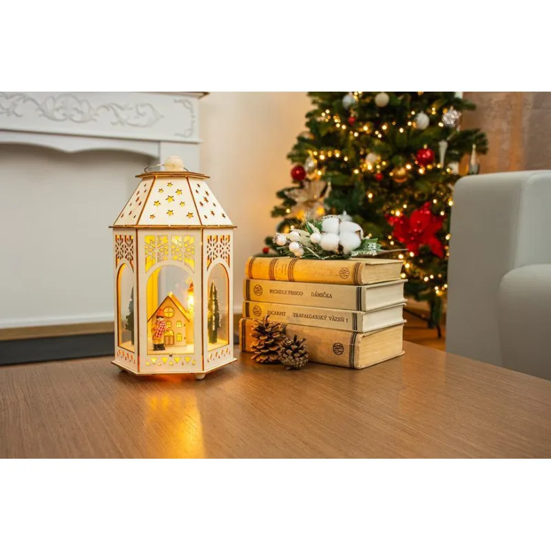 Vianočný lampáš Drevená dedinka, 9 LED, teplá biela, 30 cm