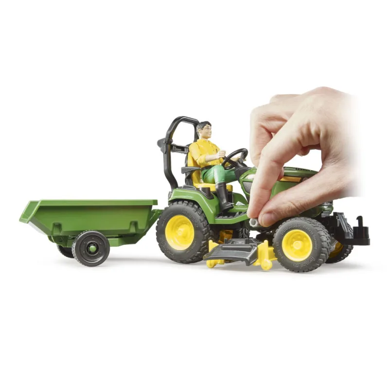 Bruder 62104 Bworld traktor John Deere s prívesom a záhradníkom