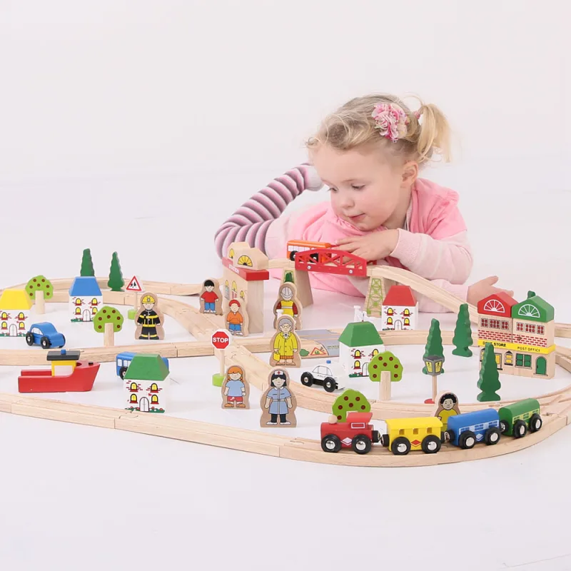 Bigjigs Rail Drevená vláčikodráha - Mesto a dedina 101 ks
