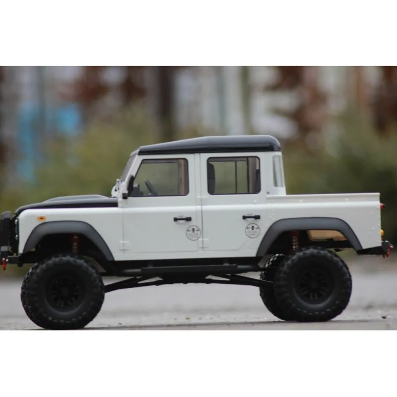 Land Rover Defender D110 4WD 1:8, bílá, 2,4 GHz, LED