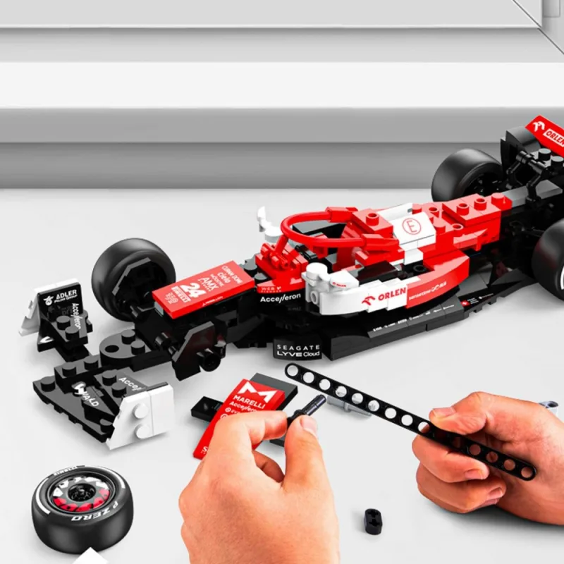 Rastar stavebnice RC formule Alfa Romeo F1 C42 1:24