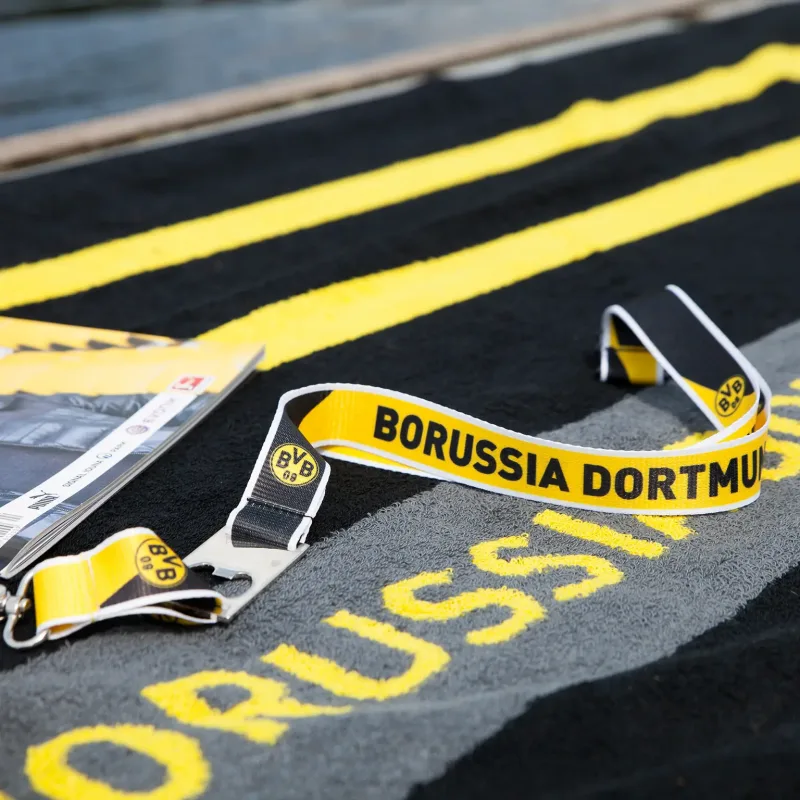 Borussia Dortmund BVB kľúčenka / šnúrka na kľúče s otváračom na fľaše