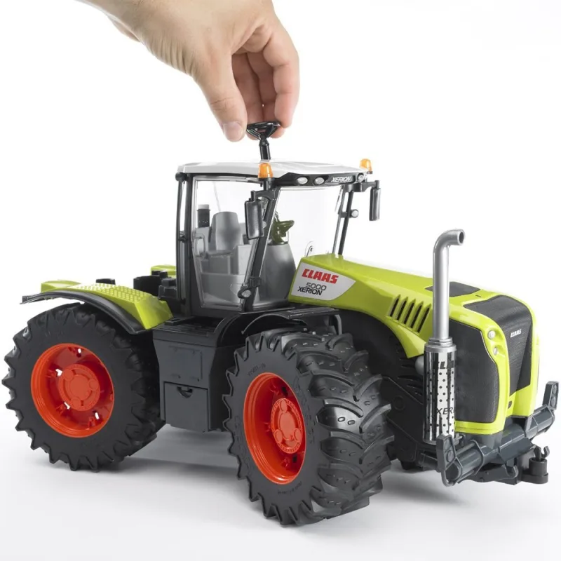 Bruder 3015 Traktor Claas Xerion 5000
