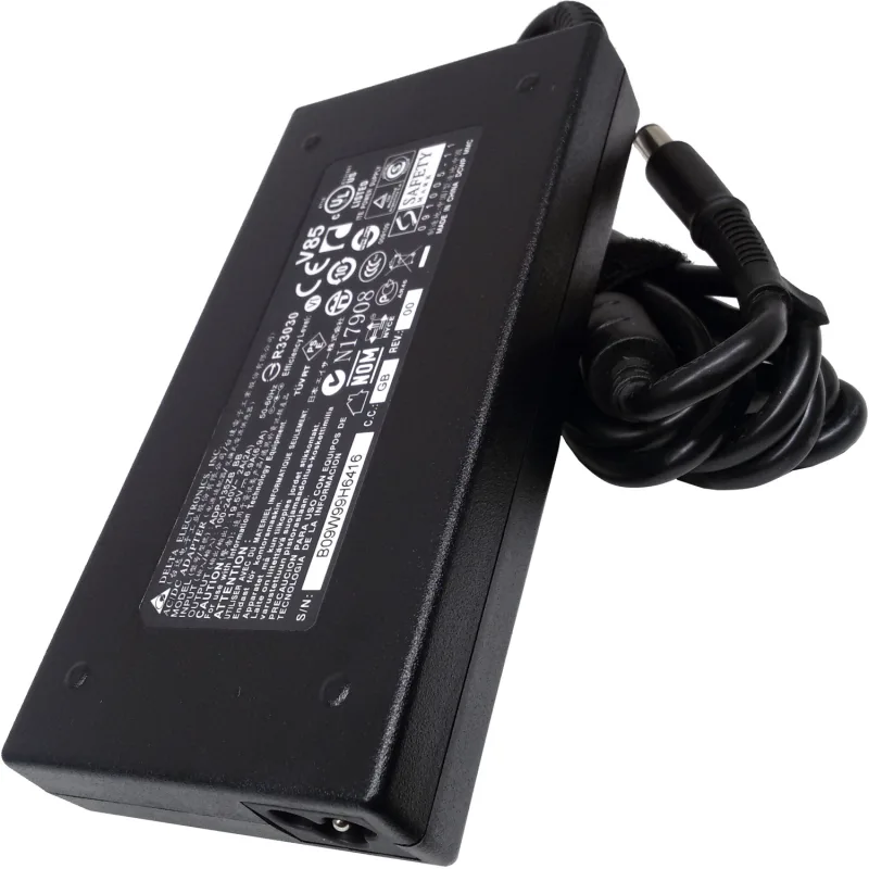 Napájecí adaptér MSI 135W (vč. síť. šňůry) 77011233