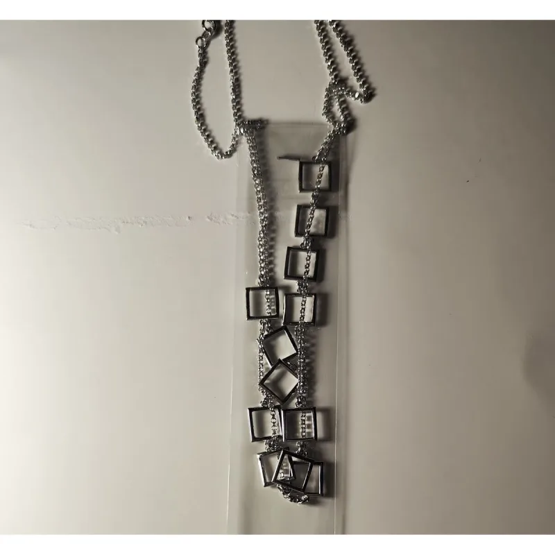 náhr rolo se čtverci