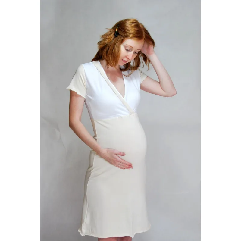 Nočná košeľa na kojenie elastická model 033 - M, bielo-béžová