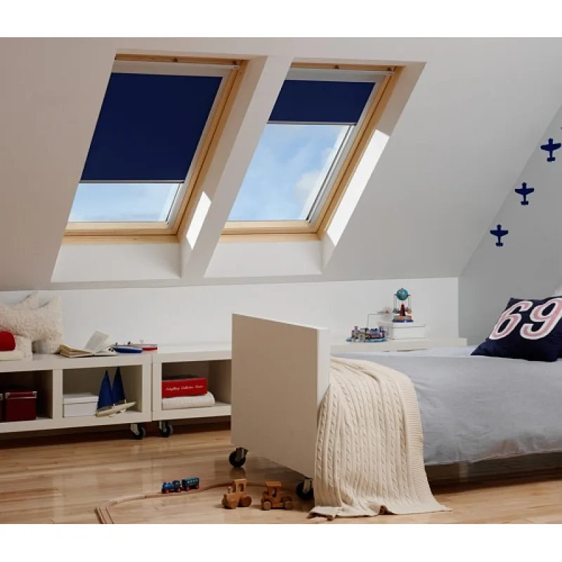 Úplne zatemňujúca modrá roleta na strešné okná Velux rozmer: MK06 / M06 / 306 78x118 cm