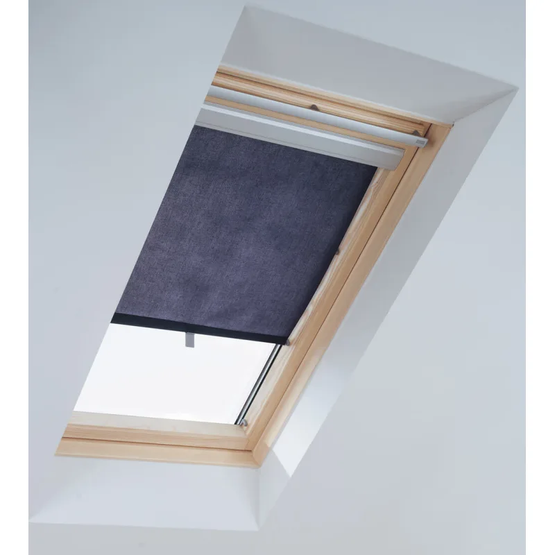 Zatieňujúce modré rolety na strešné okná VELUX. rozmer: MK04 / M04 / 304 78x98 cm
