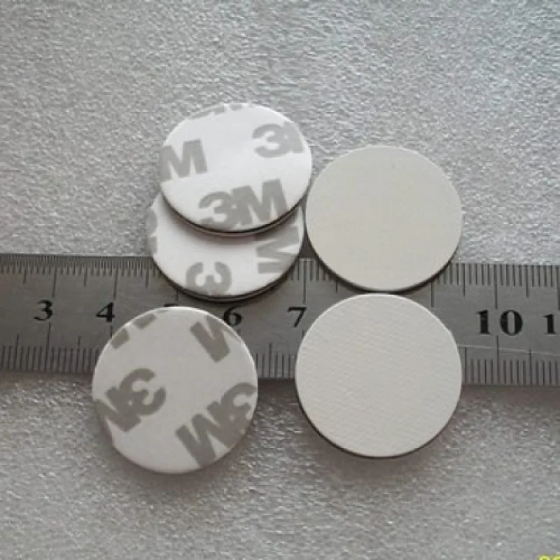 Bezkontaktní plastová RFID vodotěsná samolepka (125 kHz), IP66, QB-30E