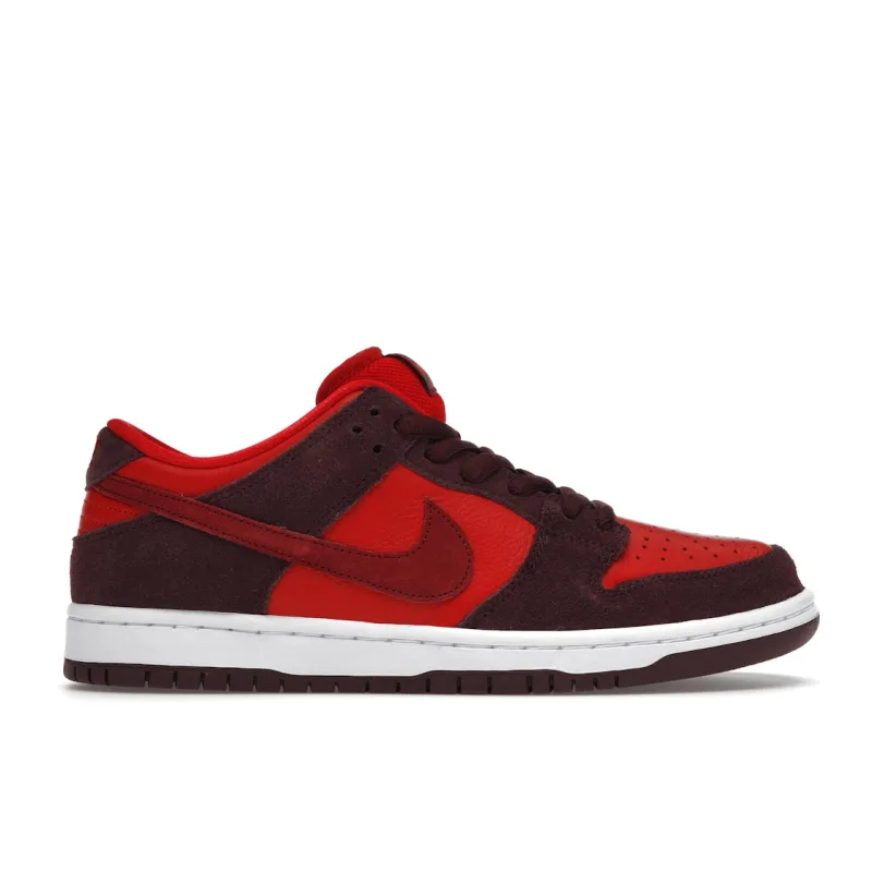 Nike SB Dunk Low Cherry - 40.5