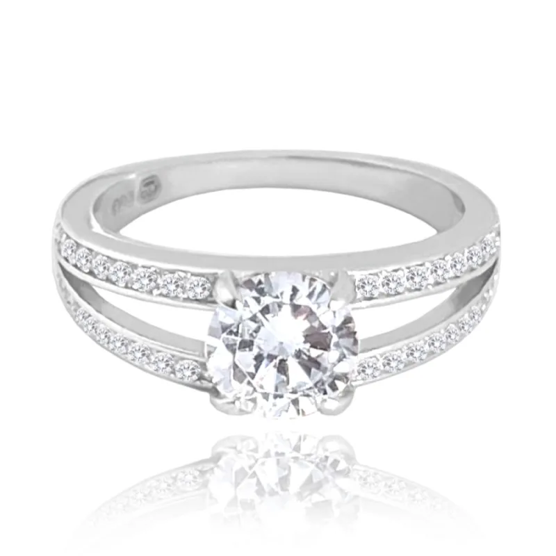 Elegantný strieborný prsteň s bielymi zirkónmi MINET JMAN0416SR, 56