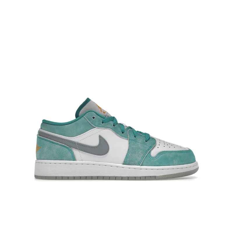 Jordan 1 Low New Emerald (GS) - 37.5