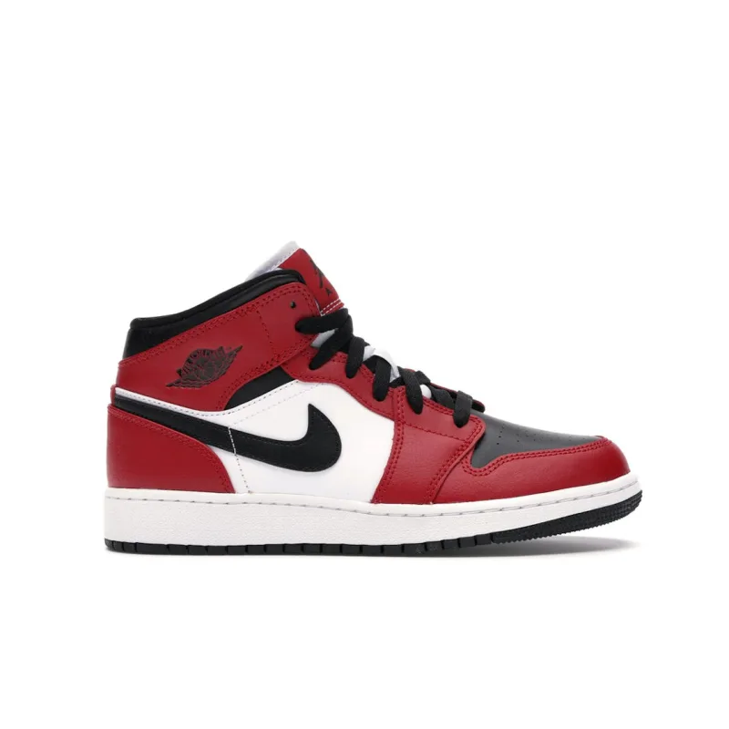 Jordan 1 Mid Chicago Black Toe (GS) - 35.5